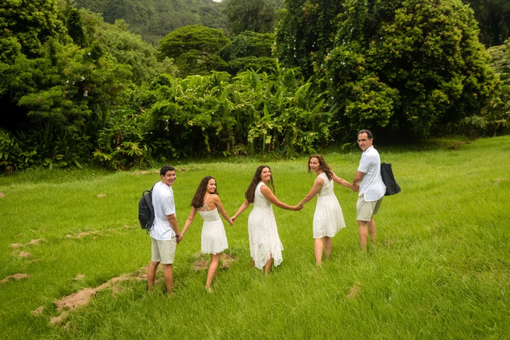 A vacation photoshoot of friends done by a oahu hawaii photographer