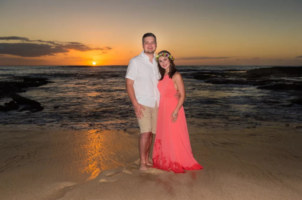 An Oahu Hawaii beach couple photoshoot by Oahu Hawaii Photographer Oahu Hawaii Photography