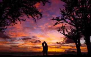 A perfect Oahu Hawaii beach couple photoshoot by Oahu Hawaii Photographer Oahu Hawaii Photography